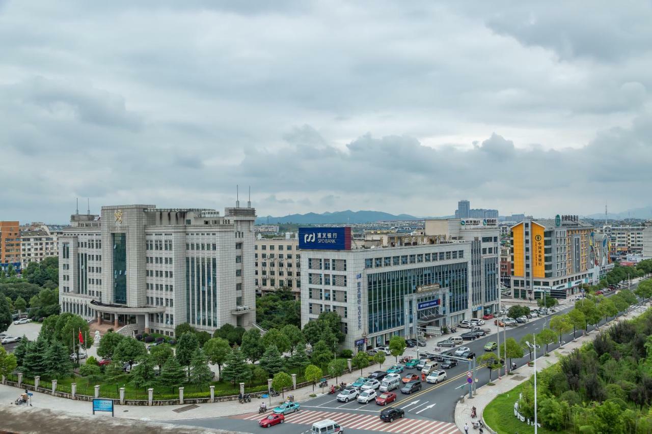 Byland Star Hotel Иу Екстериор снимка